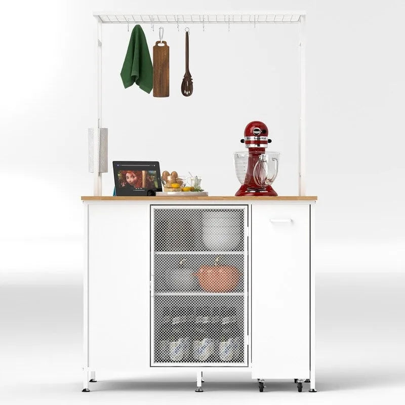 Isla de cocina con panel abatible plegable, estantes y cajones de armario, y ganchos