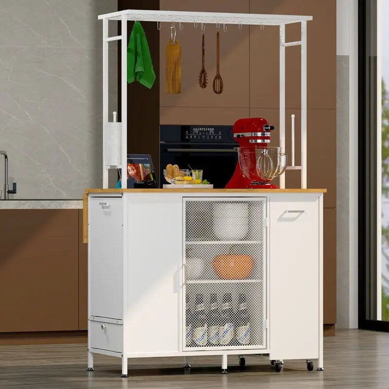 Isla de cocina con panel abatible plegable, estantes y cajones de armario, y ganchos