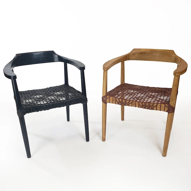 Sillón auxiliar rústico de madera de teca con asiento de cuero tejido