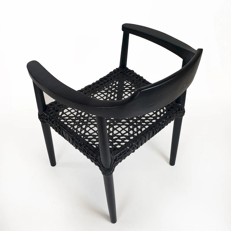 Sillón auxiliar rústico de madera de teca con asiento de cuero tejido