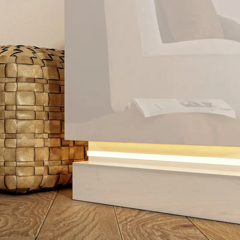 Moderner weißer TV-Schrank mit Hochglanzoberfläche, LED-Beleuchtung und Glasablage