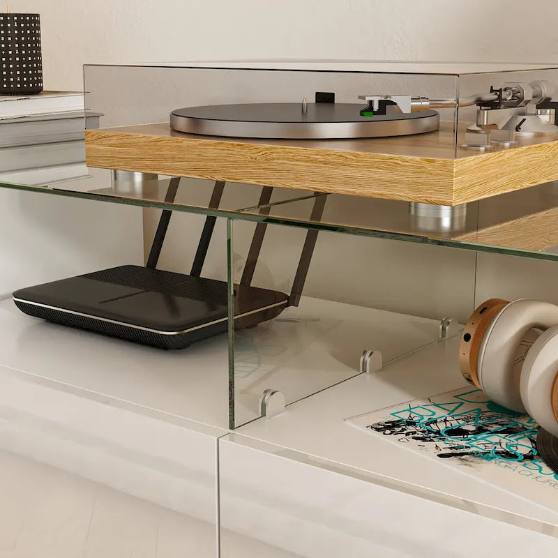 Moderner weißer TV-Schrank mit Hochglanzoberfläche, LED-Beleuchtung und Glasablage