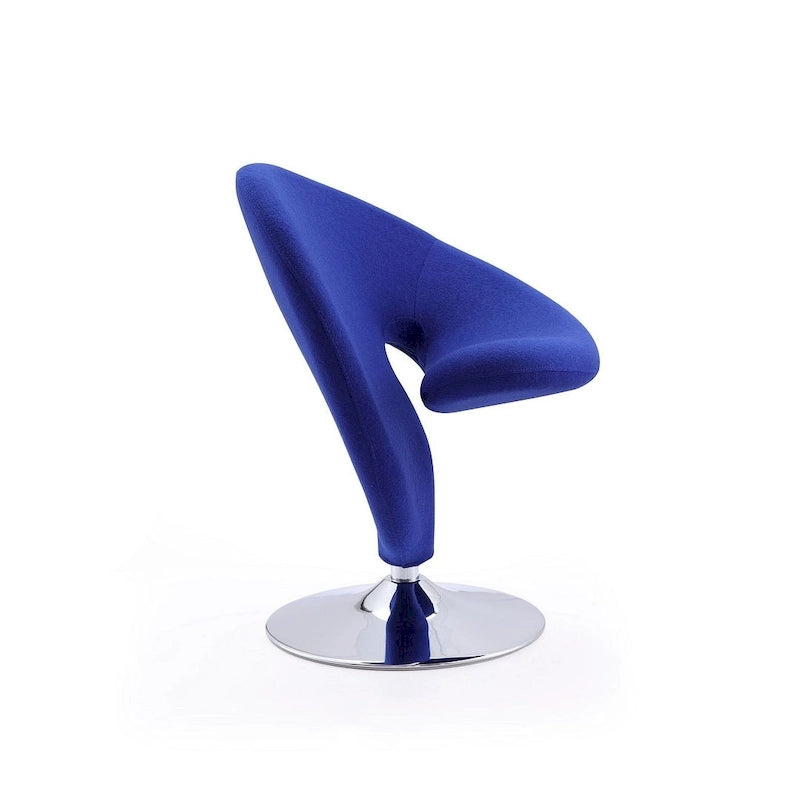 Sillón auxiliar giratorio moderno de mezcla de lana con diseño escultórico y base cromada