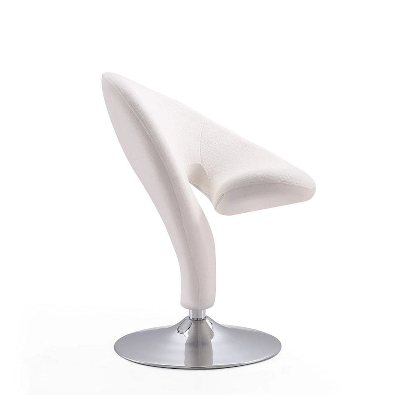 Sillón auxiliar giratorio moderno de mezcla de lana con diseño escultórico y base cromada