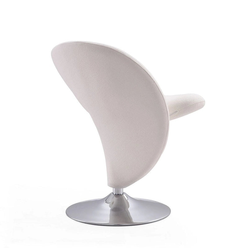 Sillón auxiliar giratorio moderno de mezcla de lana con diseño escultórico y base cromada