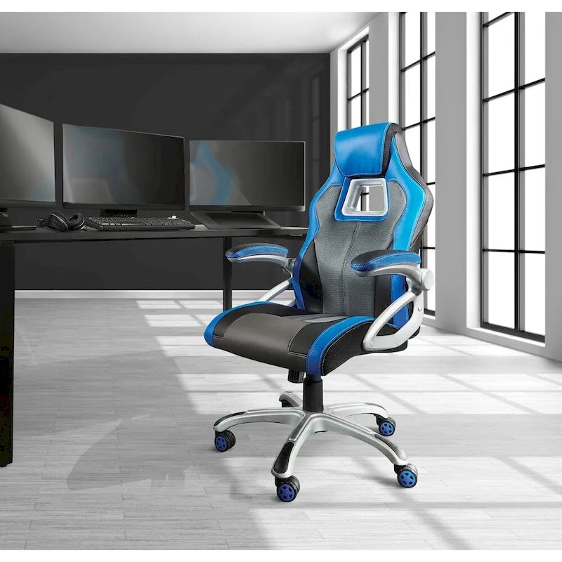 Silla gamer de malla y cuero sintético en dos tonos, con brazos acolchados abatibles