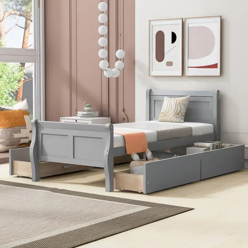 Cama de plataforma clásica de madera con cuatro cajones y cabecero con paneles