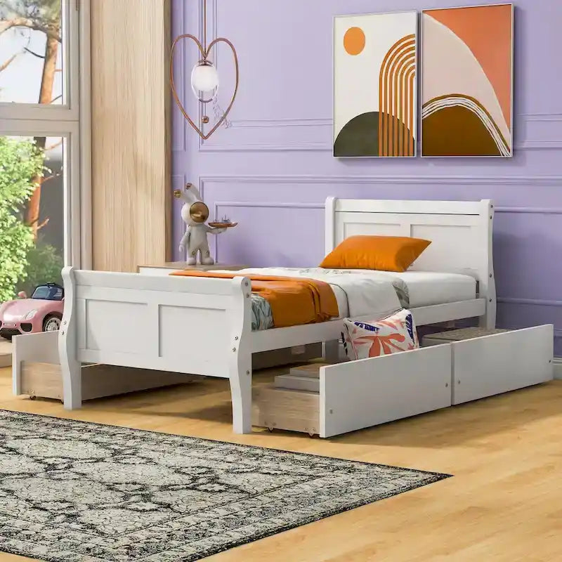 Klassisches Plattformbett aus Holz mit vier Schubladen und Kopfteil mit Paneelen