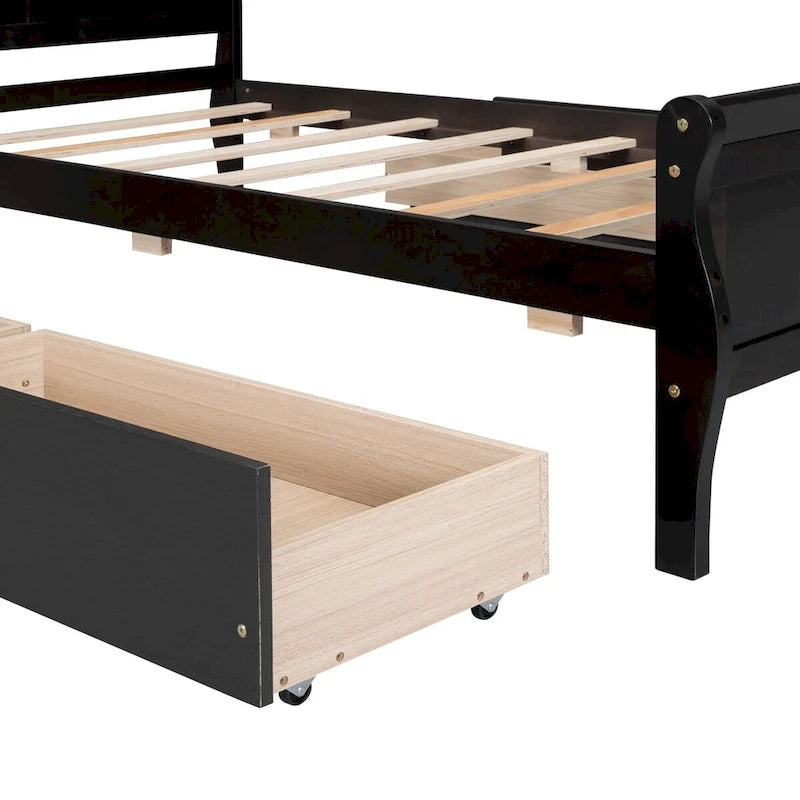 Klassisches Plattformbett aus Holz mit vier Schubladen und Kopfteil mit Paneelen