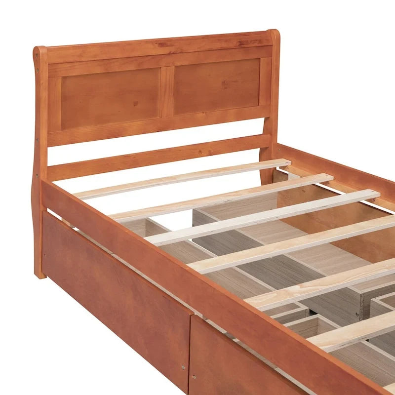 Klassisches Plattformbett aus Holz mit vier Schubladen und Kopfteil mit Paneelen