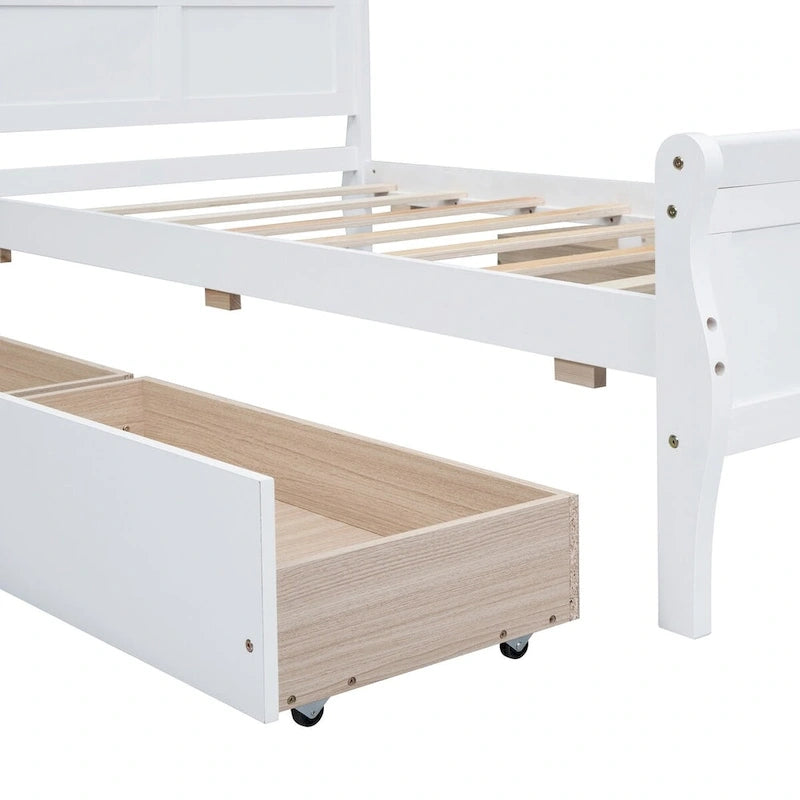 Klassisches Plattformbett aus Holz mit vier Schubladen und Kopfteil mit Paneelen