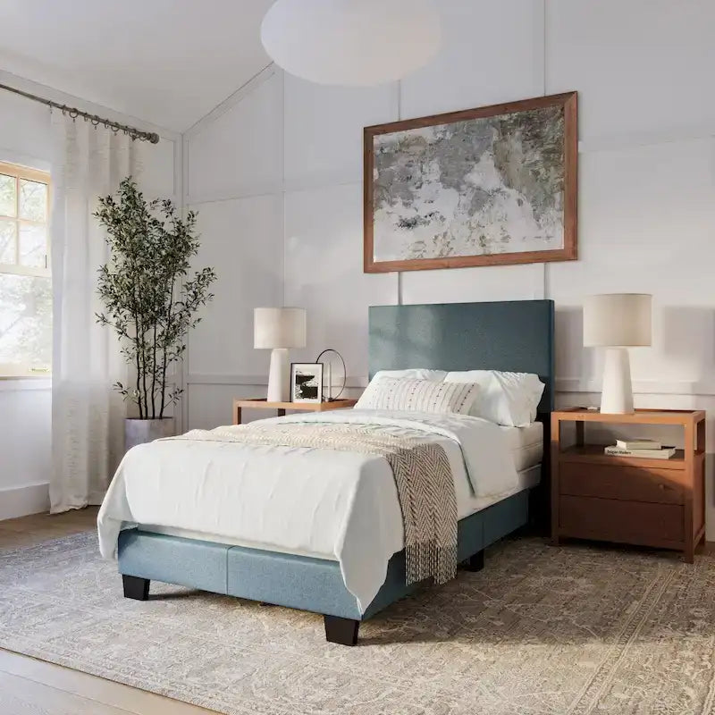 Estructura de cama tapizada de tela moderna con diseño de cabecero rectangular acolchado