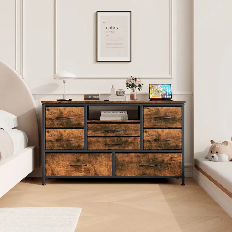 Cómoda de ocho cajones y mueble para TV con iluminación LED y tomas de corriente
