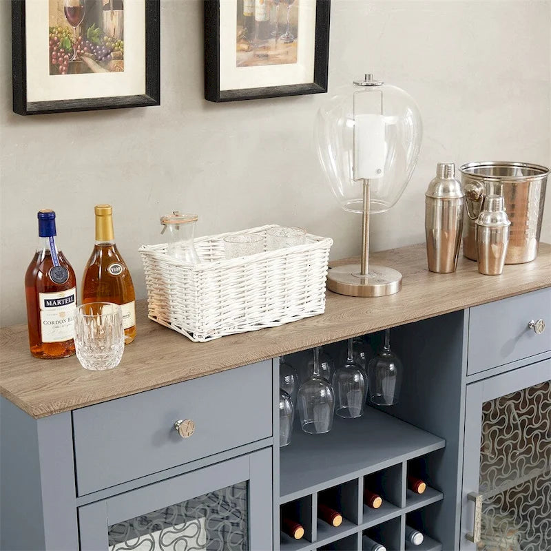 Hellblauer Sideboard-Schrank im Landhausstil mit Schubladen und Glastüren