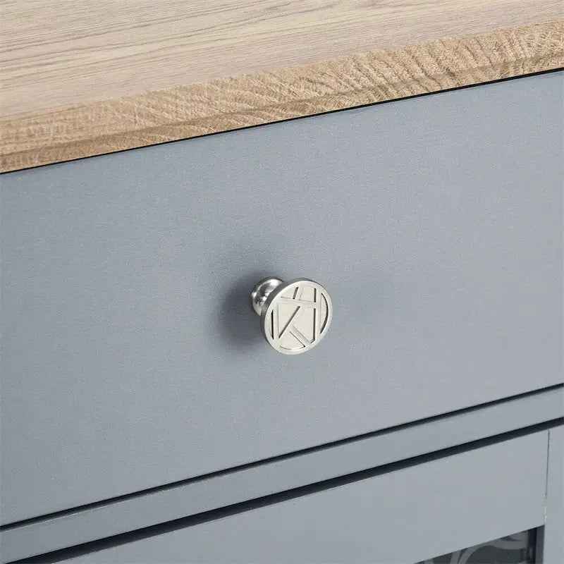 Hellblauer Sideboard-Schrank im Landhausstil mit Schubladen und Glastüren